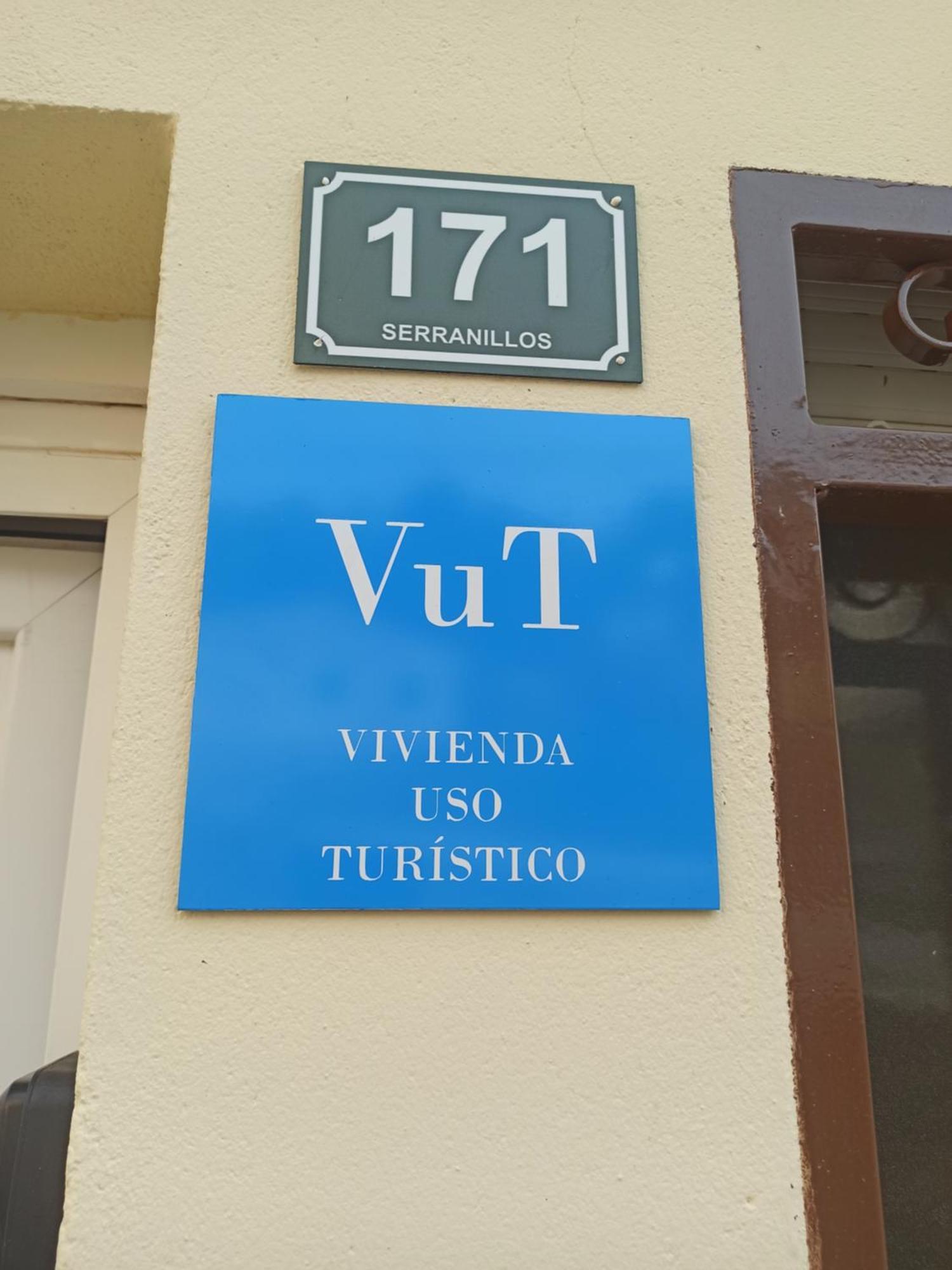 Apartamento La Casona Serranillos Exterior foto