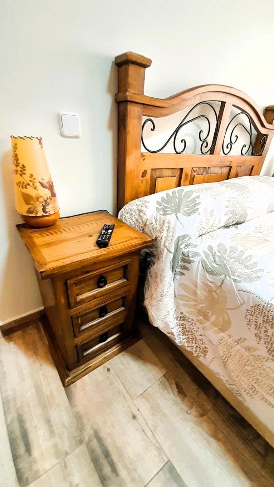 Apartamento La Casona Serranillos Exterior foto